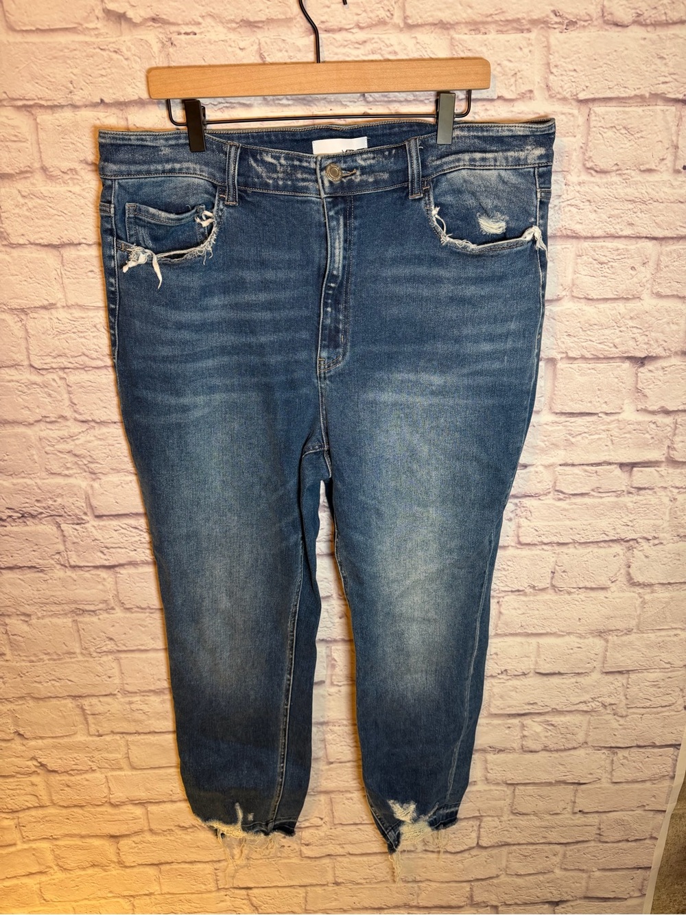 Vervet women’s denim distressed jeans size 18